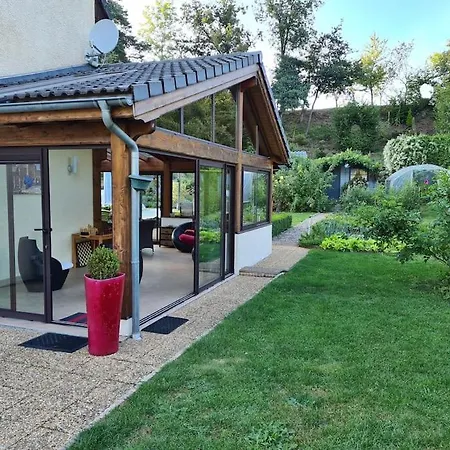 Apartment Les Ecureuils Au Sein D'une Propriete Arboree Murol